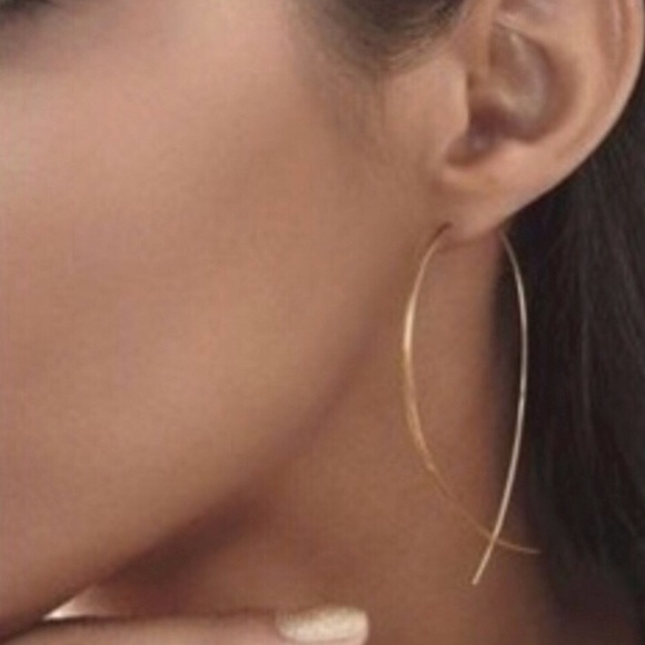 Gold Minimalist Earrings - Picture 1 of 2